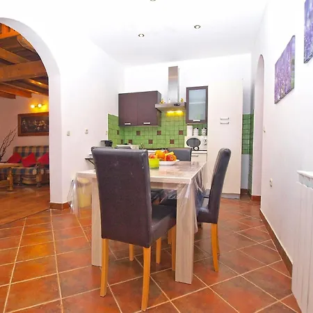 Fuer 5 Personen Ca 70 Qm In Pula, Istrien Istrische Riviera Apartment *